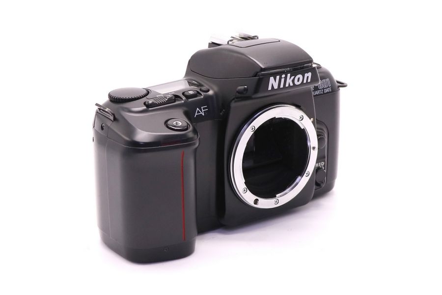 Nikon F-601 Quartz Date body (Japan)