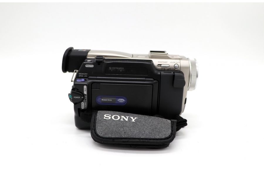 Видеокамера Sony DCR-TRV10E