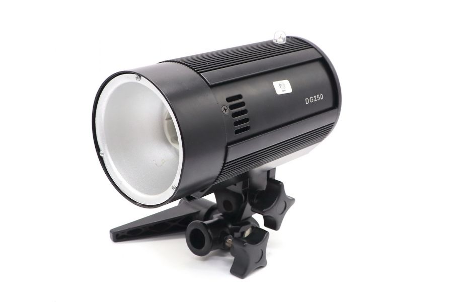 Осветитель DG250