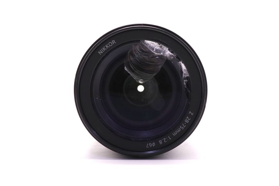 Nikon 28-75mm f/2.8 Nikkor Z в упаковке