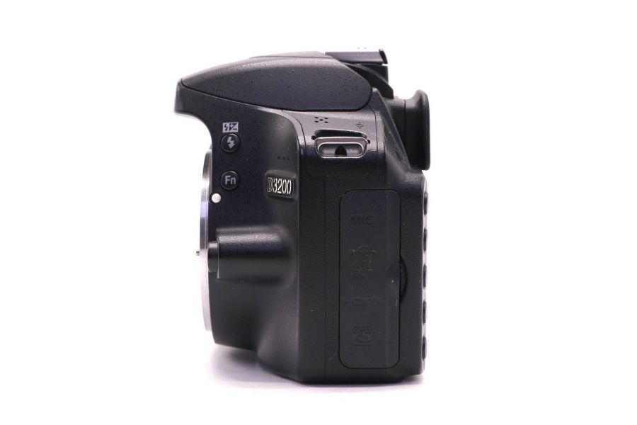 Nikon D3200 body (пробег 6905 кадров)