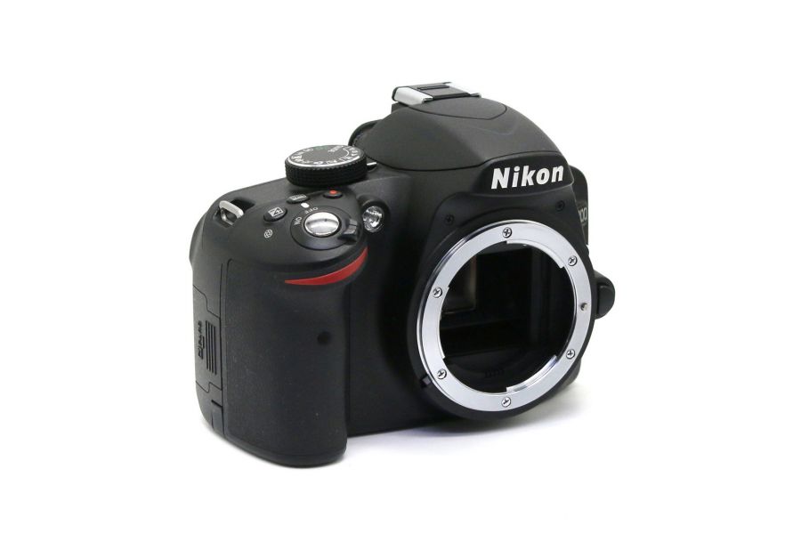Nikon D3200 body (пробег 4010 кадров)