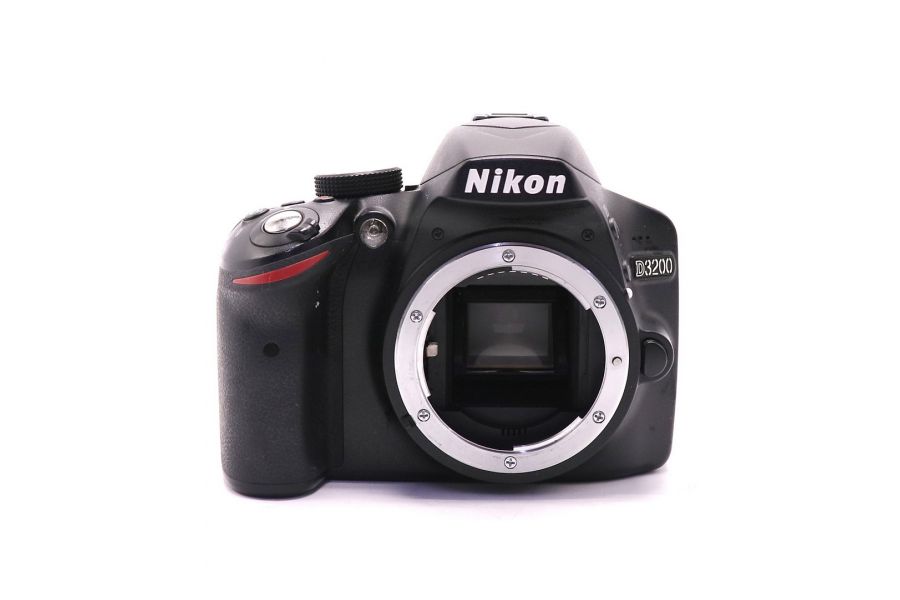 Nikon D3200 body (пробег 6905 кадров)