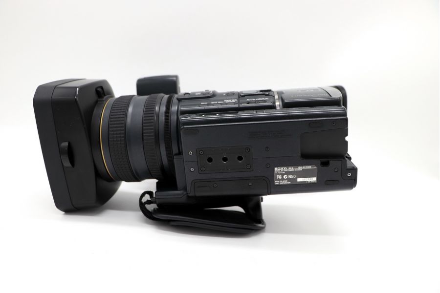 Видеокамера Sony HDR-AX2000E