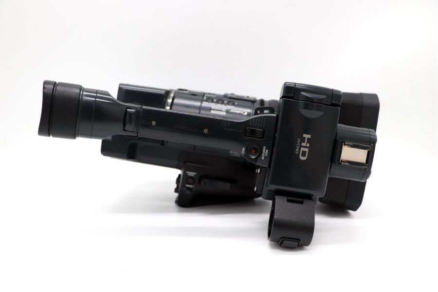 Видеокамера Sony HDR-AX2000E