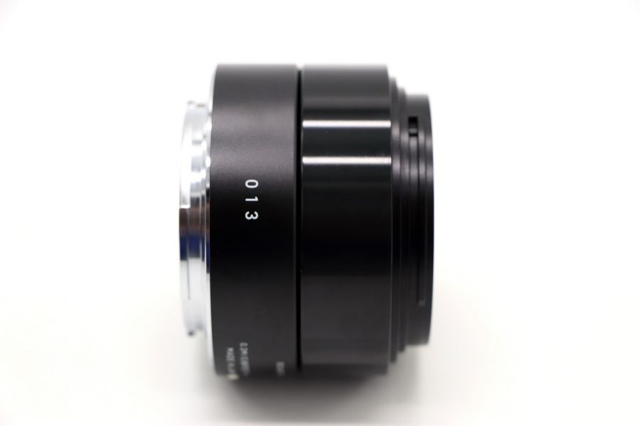 Sigma AF 30mm f/2.8 DN Art Sony E в упаковке