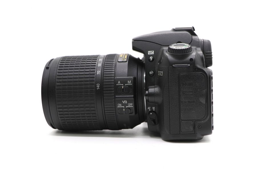 Nikon D90 kit 18-140mm f/3.5-5.6G ED AF-S VR DX