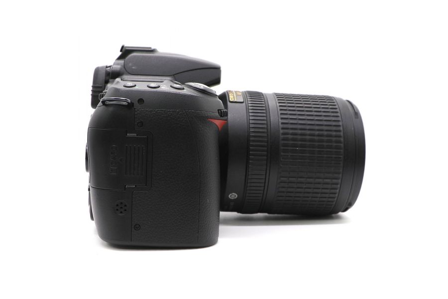 Nikon D90 kit 18-140mm f/3.5-5.6G ED AF-S VR DX