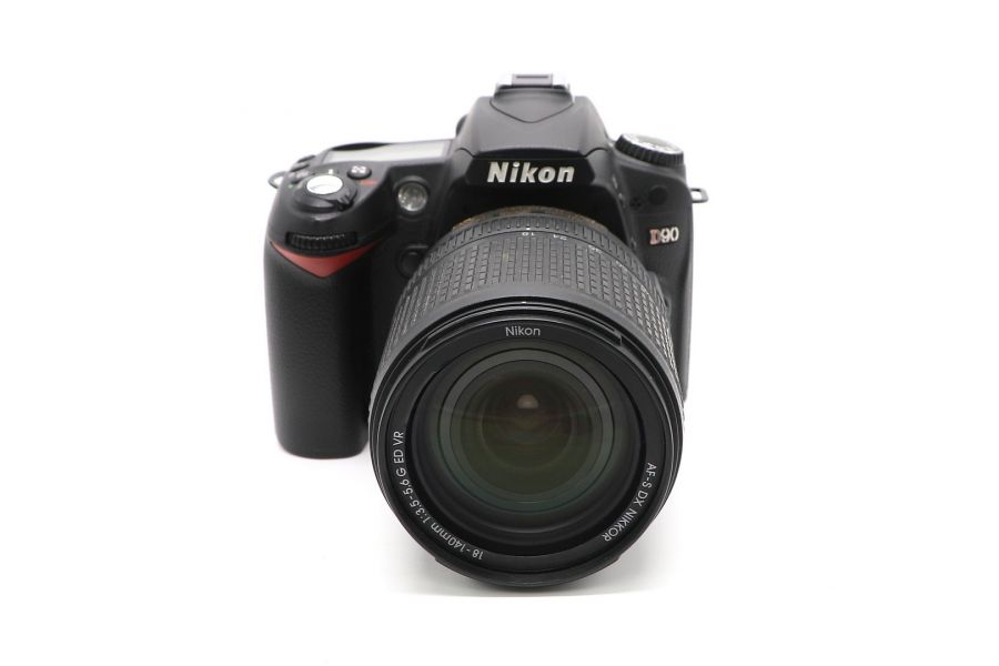 Nikon D90 kit 18-140mm f/3.5-5.6G ED AF-S VR DX