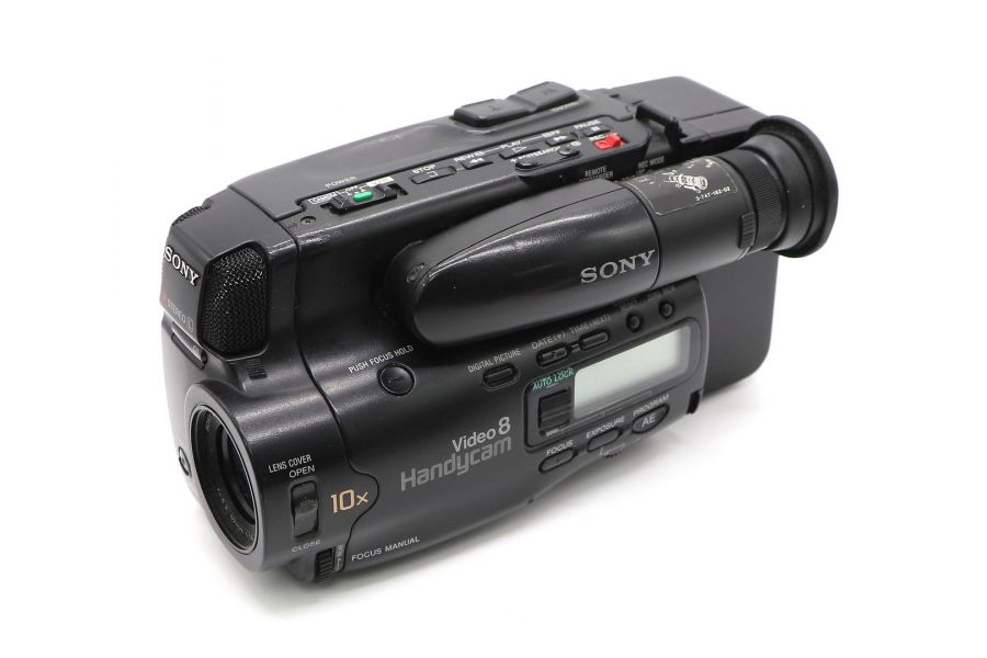 Видеокамера Sony CCD-TR305E