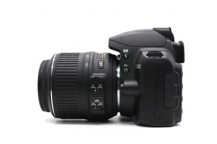Nikon D3000 kit в упаковке (пробег 870 кадров)