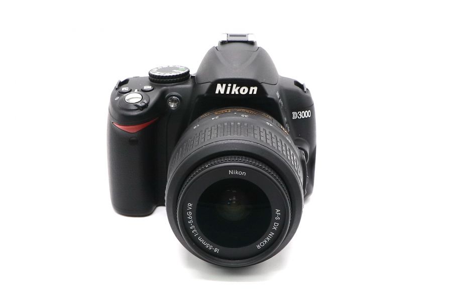 Nikon D3000 kit в упаковке (пробег 870 кадров)