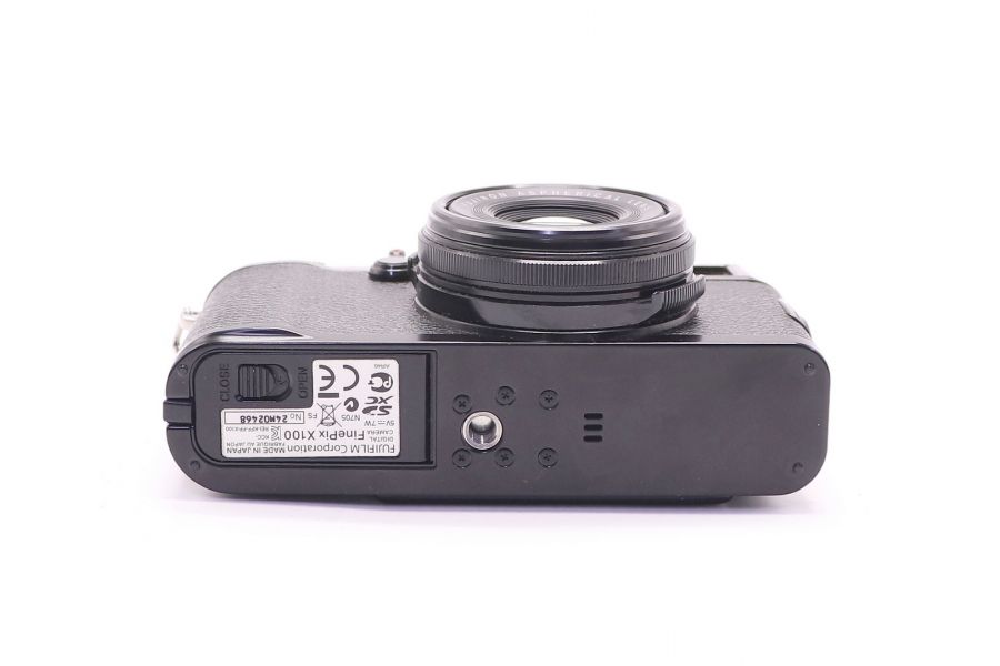 Fujifilm X100 Black Limited Edition box