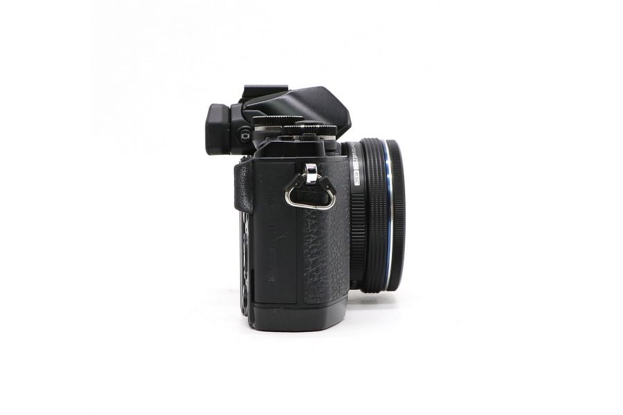 Olympus OM-D E-M10 kit в упаковке (Пробег 4000 кадров)