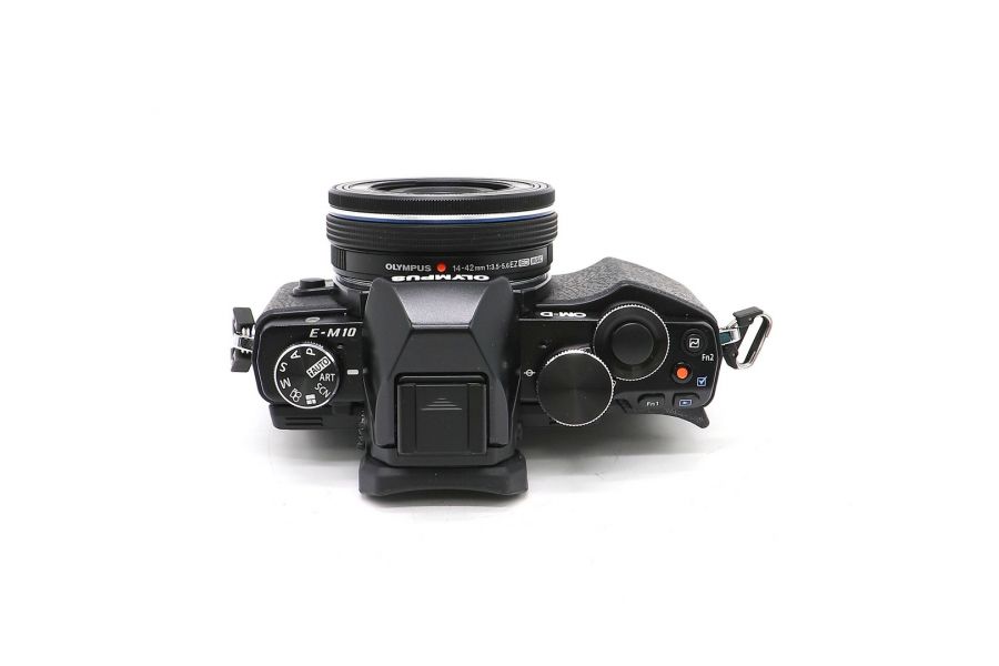 Olympus OM-D E-M10 kit в упаковке (Пробег 4000 кадров)