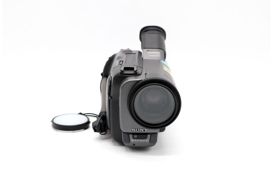 Видеокамера Sony CCD-TR2300E