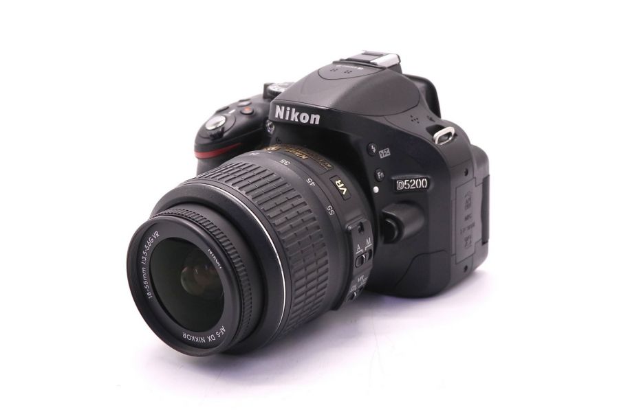 Фотокамера Nikon D5200 kit (пробег 7200 кадров)