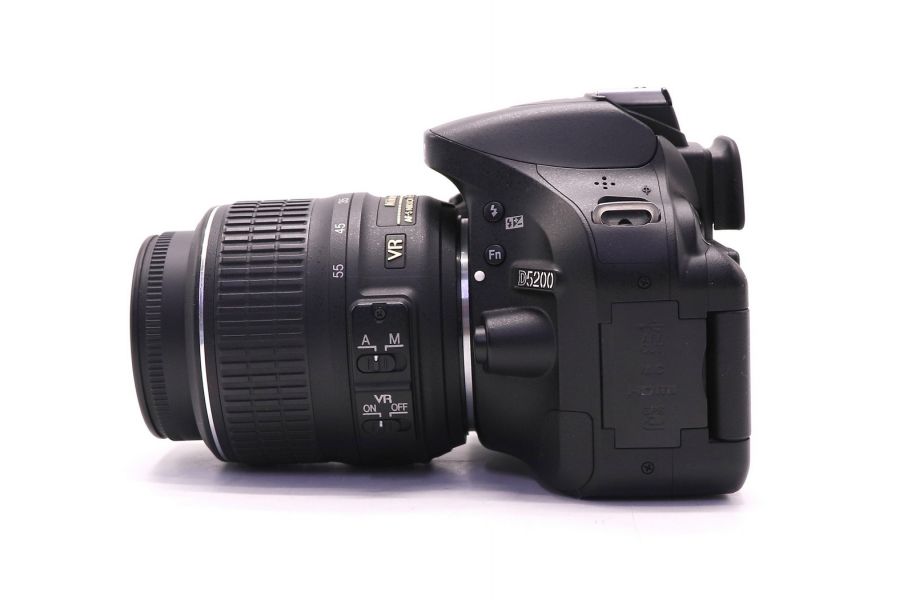 Фотокамера Nikon D5200 kit (пробег 7200 кадров)