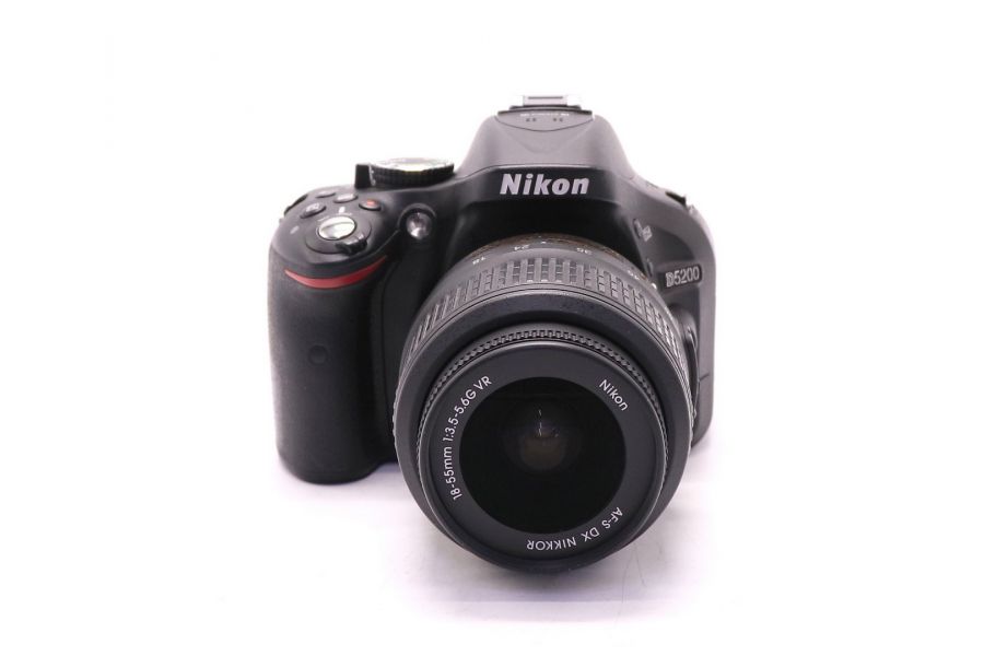 Фотокамера Nikon D5200 kit (пробег 7200 кадров)