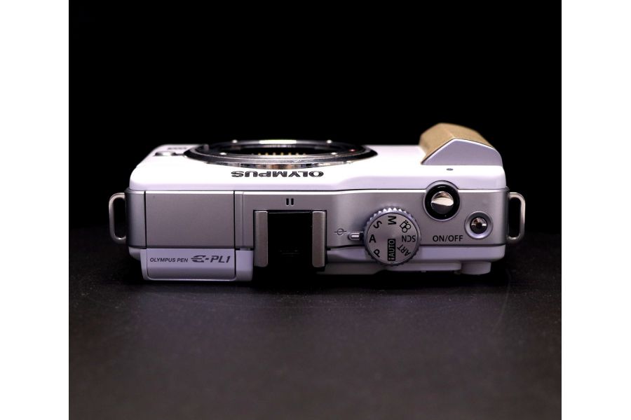 Olympus pen E-PL1 body (пробег 6665 кадров)