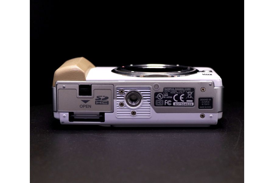 Olympus pen E-PL1 body (пробег 6665 кадров)