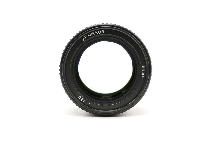 Nikon 85mm f/1.8D AF Nikkor светосильный объектив