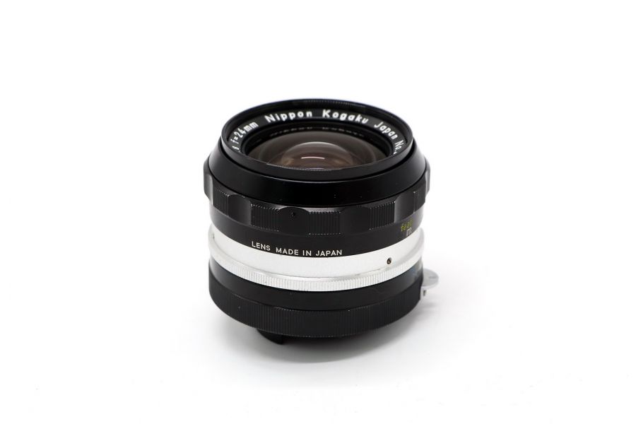 Nikon Nikkor-N Auto 2.8/24mm в упаковке
