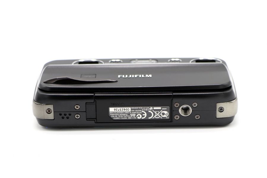 Fujifilm FinePix REAL 3D W3 компактная 3D-камера