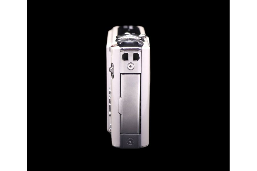 Panasonic Lumix DMC-FX35 (Japan, 1990)