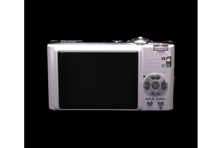 Panasonic Lumix DMC-FX35 (Japan, 1990)