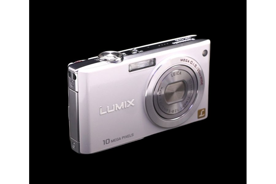 Panasonic Lumix DMC-FX35 (Japan, 1990)