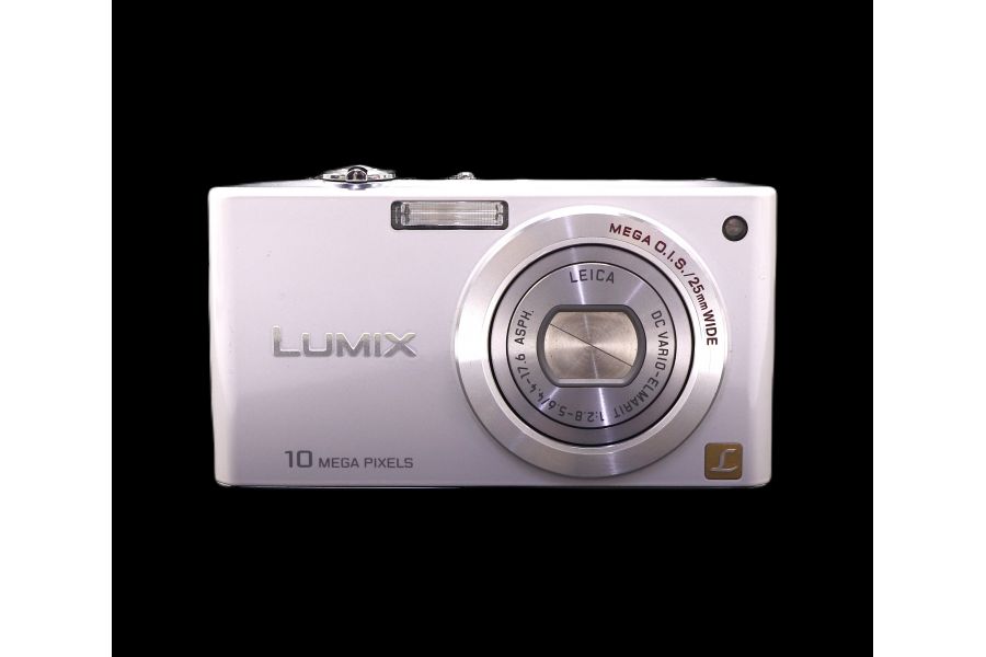Panasonic Lumix DMC-FX35 (Japan, 1990)