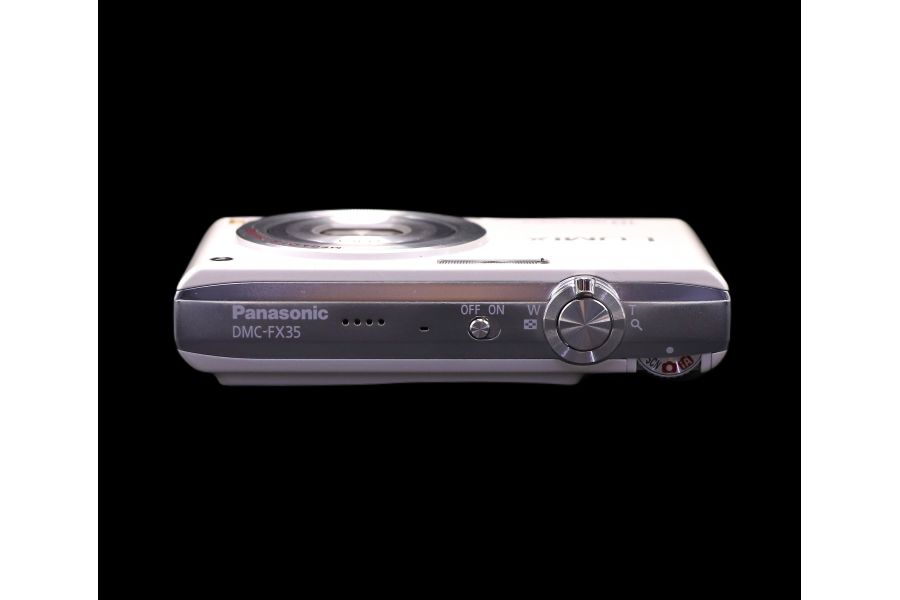 Panasonic Lumix DMC-FX35 (Japan, 1990)