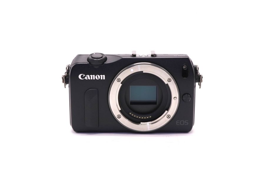 Canon EOS M body (пробег 21140 кадров)