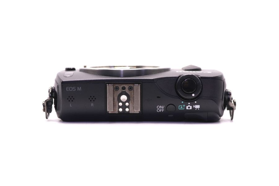 Canon EOS M body (пробег 21140 кадров)