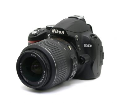 Nikon D3000 kit (пробег 8965 кадров)