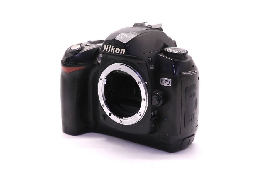 Nikon D70 body (пробег 18250 кадров)