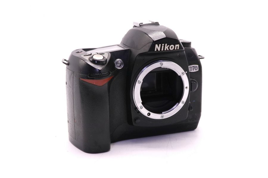 Nikon D70 body (пробег 18250 кадров)