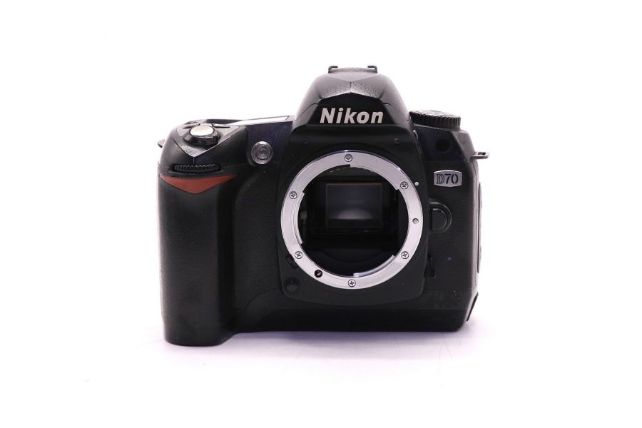 Nikon D70 body (пробег 18250 кадров)