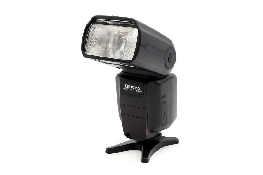 Фотовспышка Triopo SpeedLight TR-960 III