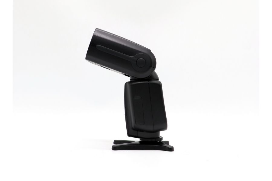 Фотовспышка Triopo SpeedLight TR-960 III