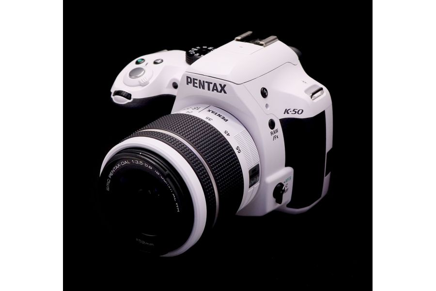 Pentax K-50 kit (пробег 6585 кадров)