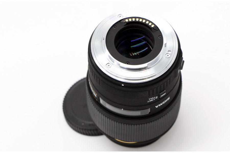 Sigma AF 105mm f/2.8 EX DG Macro Canon EF в упаковке