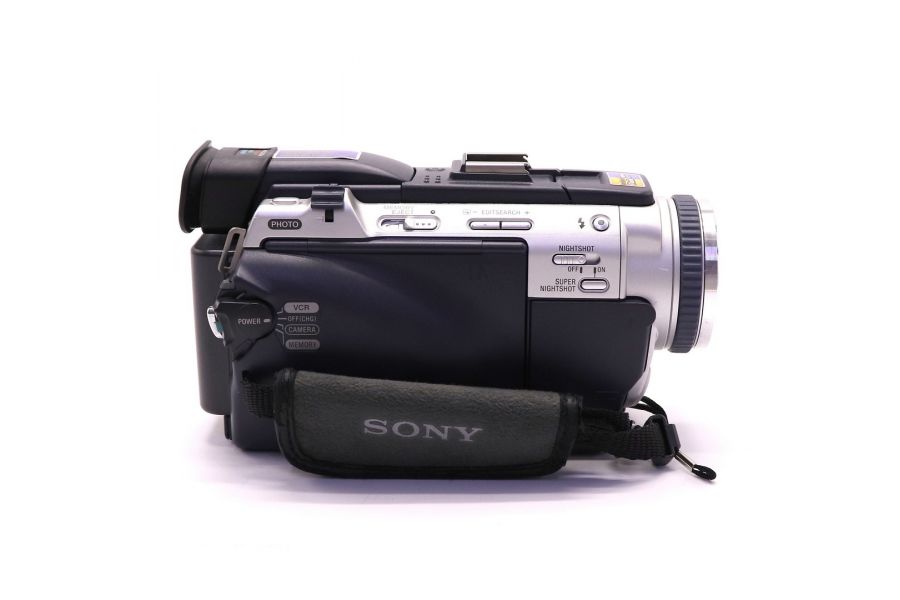 Видеокамера Sony DCR-TRV30 в упаковке