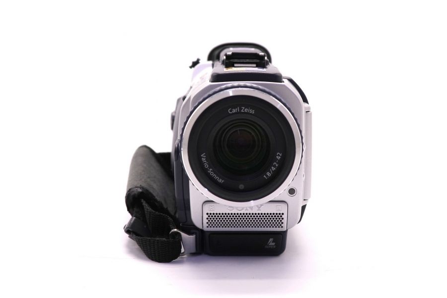 Видеокамера Sony DCR-TRV30 в упаковке