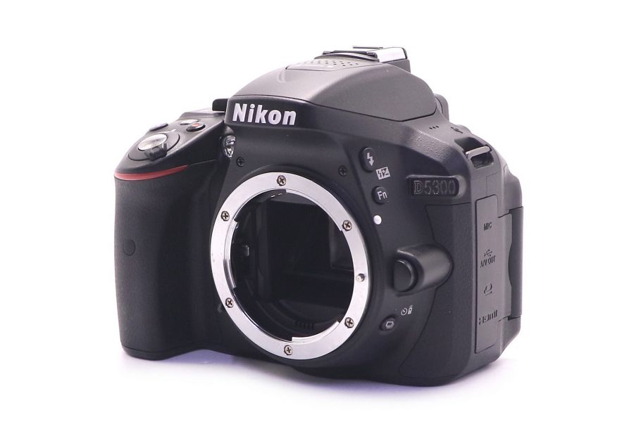 Nikon D5300 body (пробег 1215 кадров)