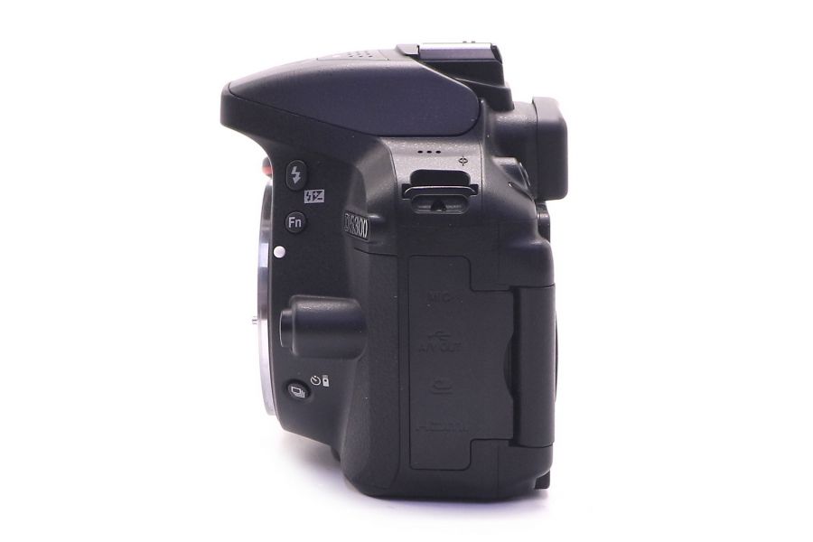 Nikon D5300 body (пробег 1215 кадров)