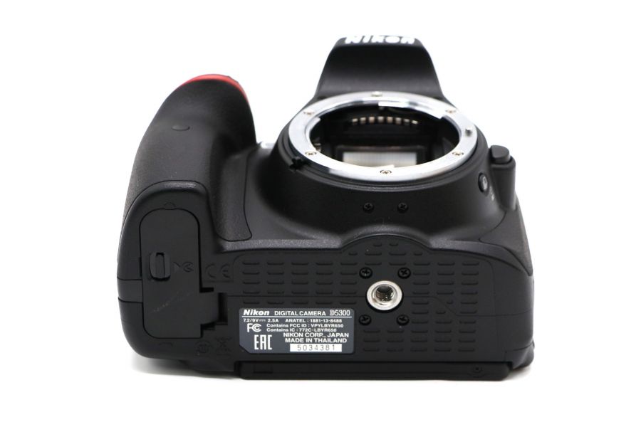 Nikon D5300 body в упаковке (пробег 2276 кадров)