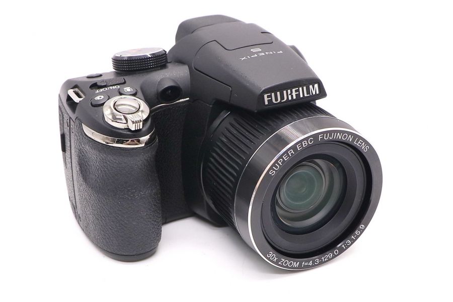 Fujifilm FinePix S4000 б.
