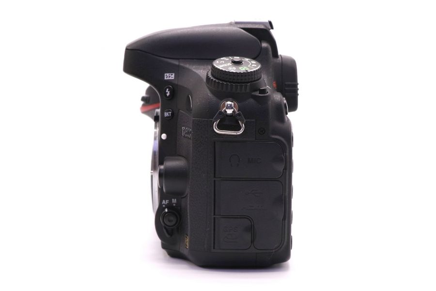 Nikon D600 body в упаковке (пробег 9100 кадров)
